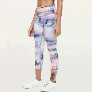 Lululemon Wunder Under Crop (High-Rise) *Full-On Luxtreme 21" - Size 6